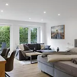 1 Coburg-creidlitz Apartment *