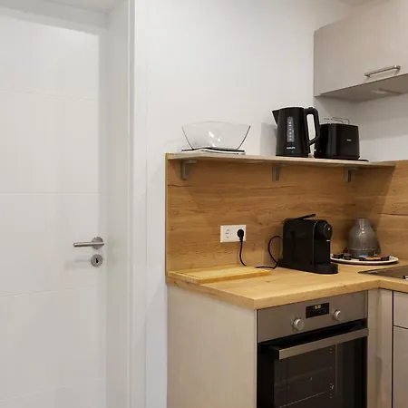 1 Coburg-creidlitz Апартаменты *